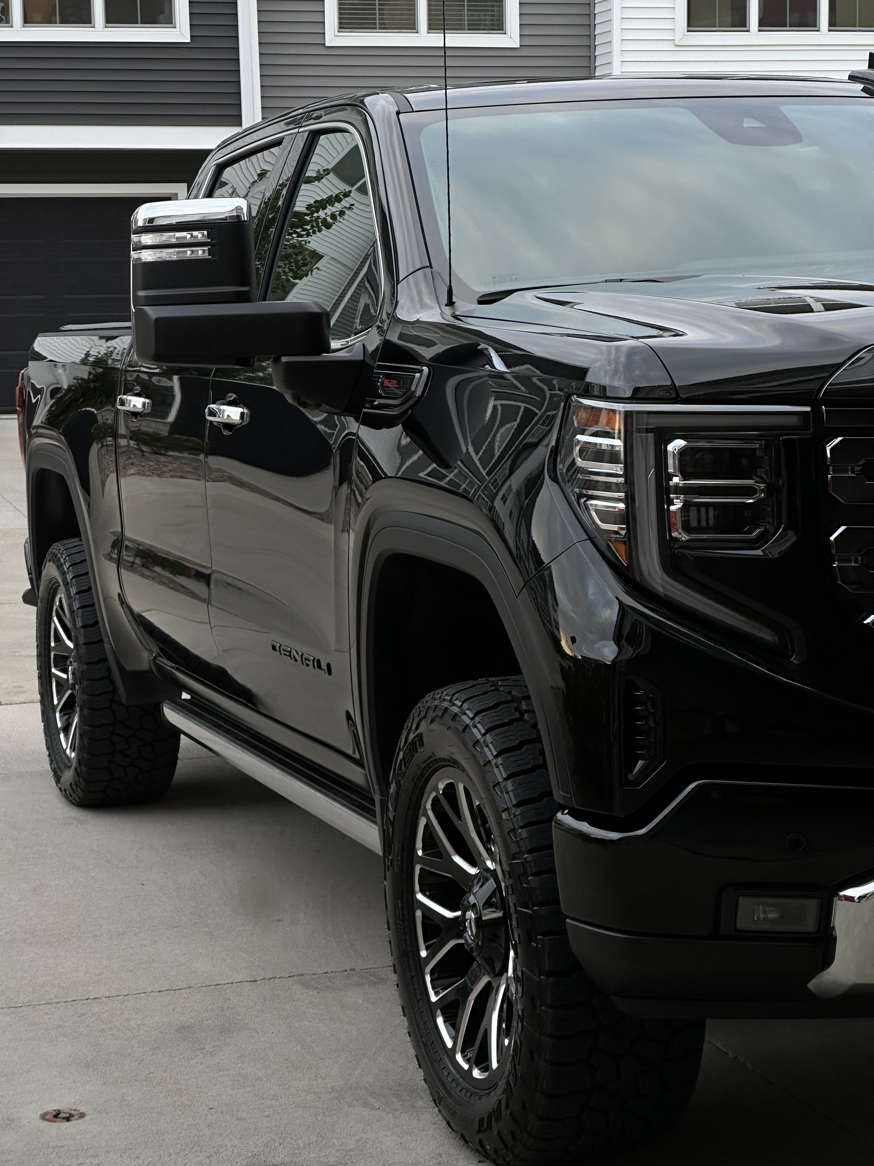GMC Truck - Side Profile Detail